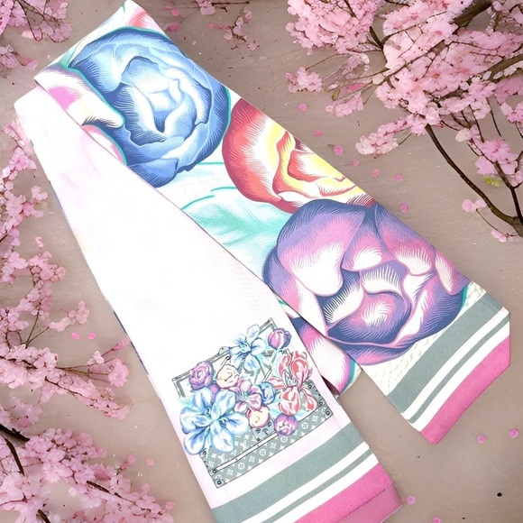 Louis Vuitton Accessories - STUNNING Authenticated Louis Vuitton Marfleur Bandeau Scarf